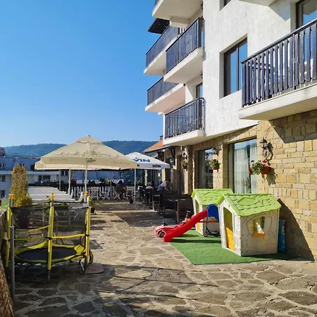 Family Bela Hotel 3*